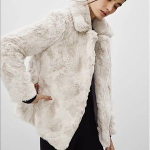 Aritzia Sunday Best - Faux Fur Coat size small